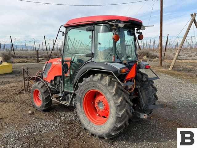Image of Kubota M8540 equipment image 2