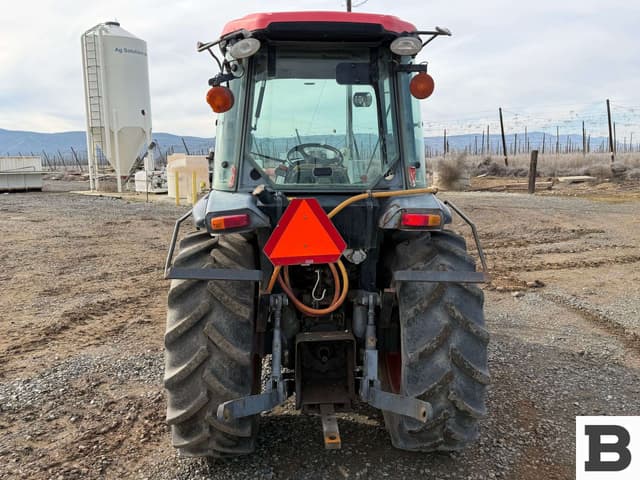 Image of Kubota M8540 equipment image 3