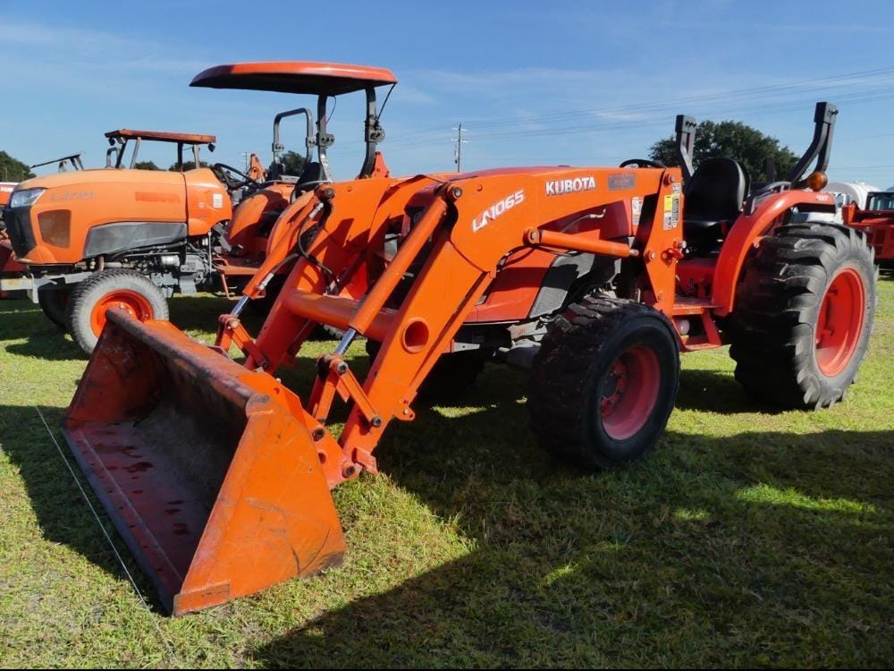 2016 Kubota MX5200D Equipment Image0