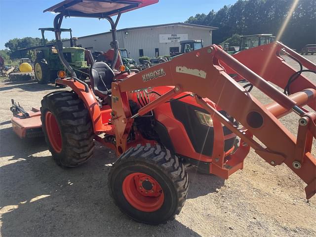 Image of Kubota MX5200HST equipment image 3