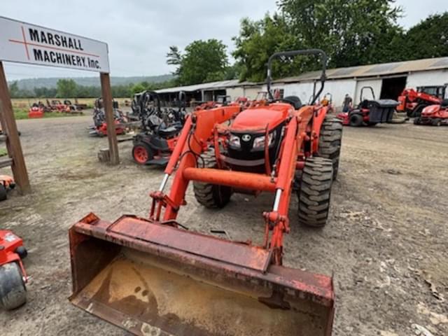 Image of Kubota MX5200HST equipment image 4