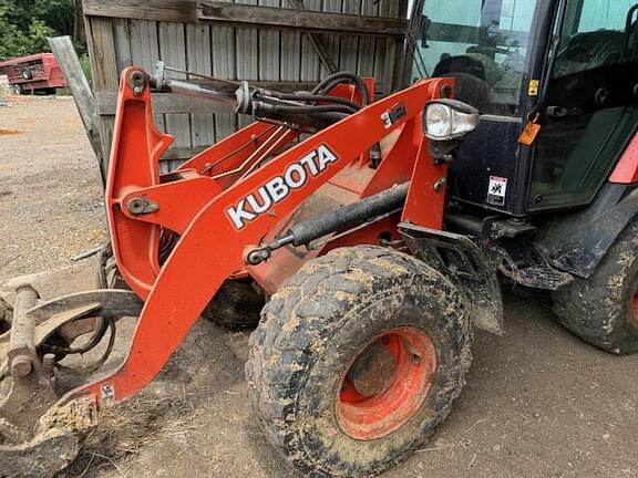 Image of Kubota R630 equipment image 3