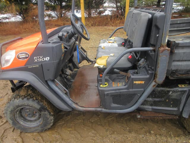Image of Kubota RTV-X900 equipment image 3