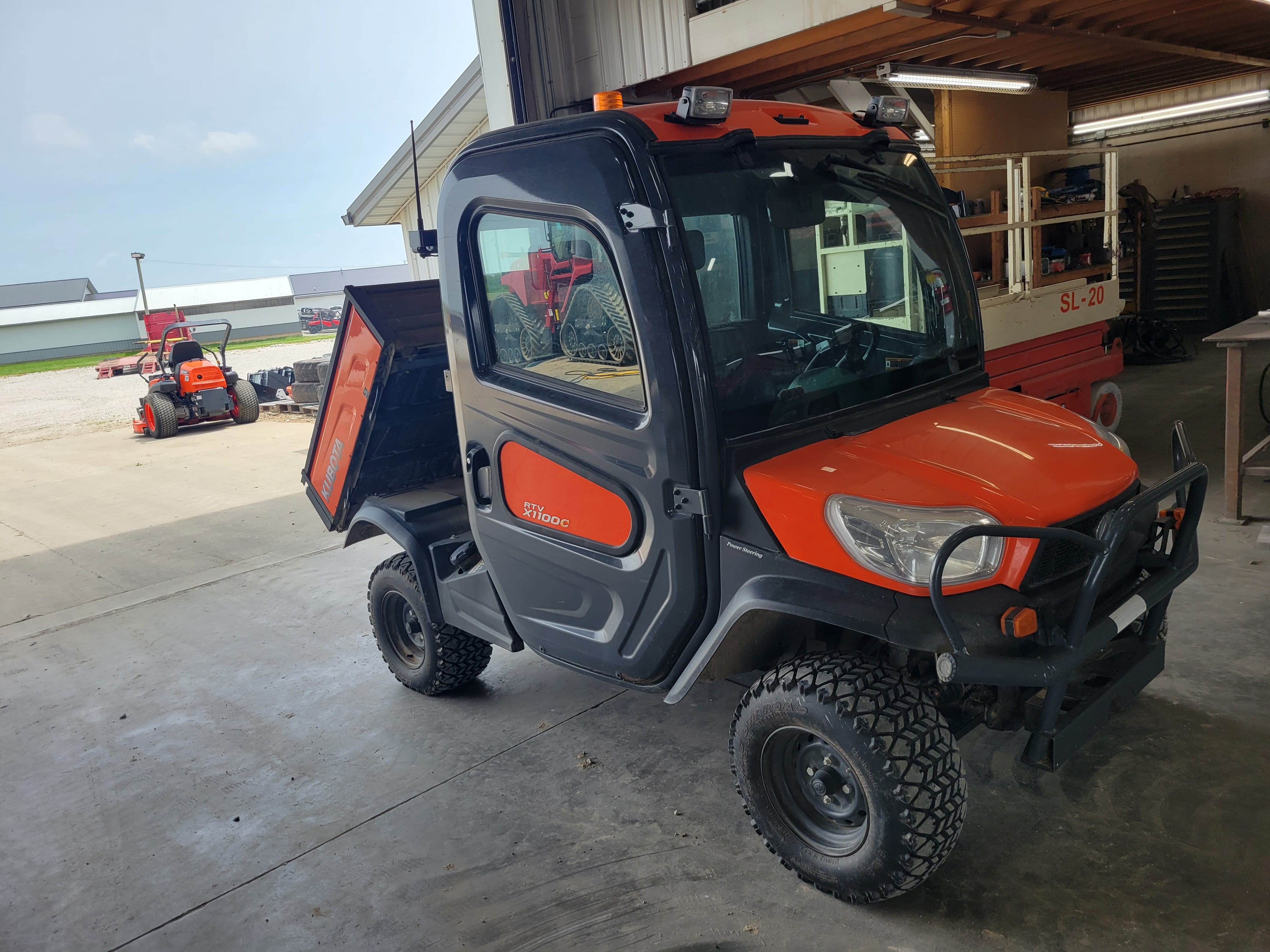 Main image Kubota RTV1100