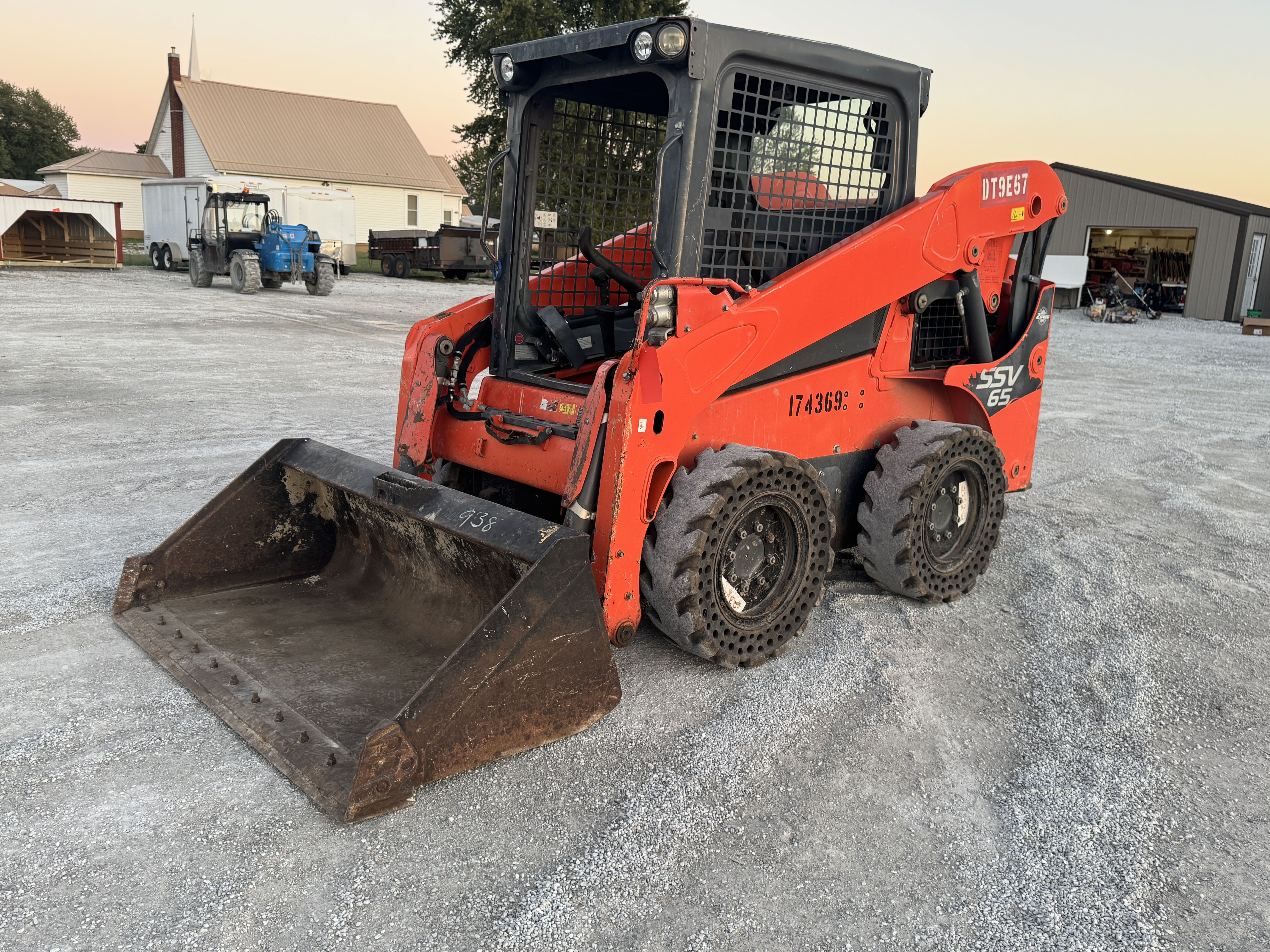 2016 Kubota SSV65 Equipment Image0