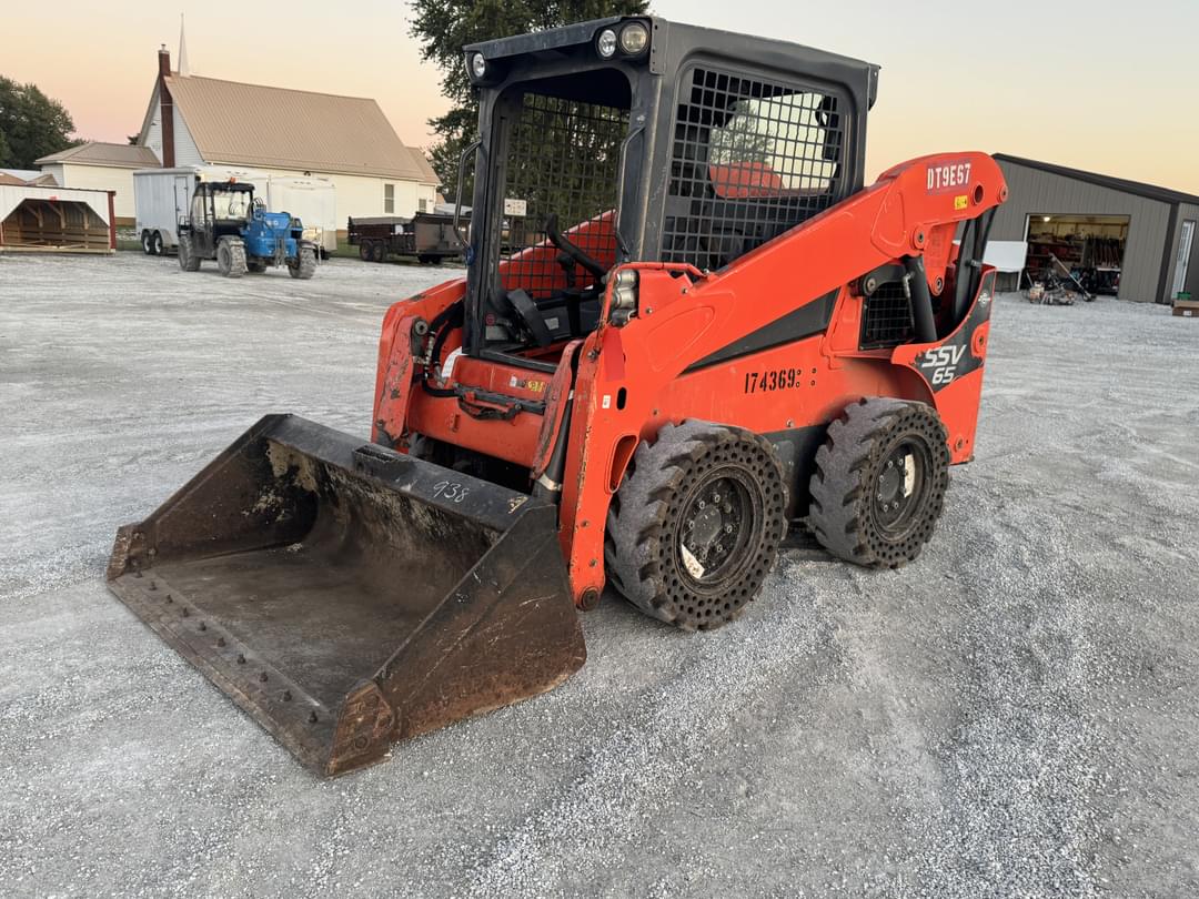 Image of Kubota SSV65 Primary image