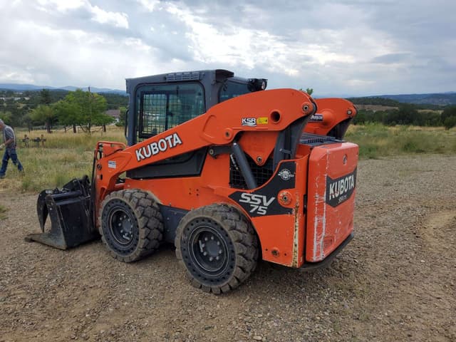 Image of Kubota SSV75 equipment image 1