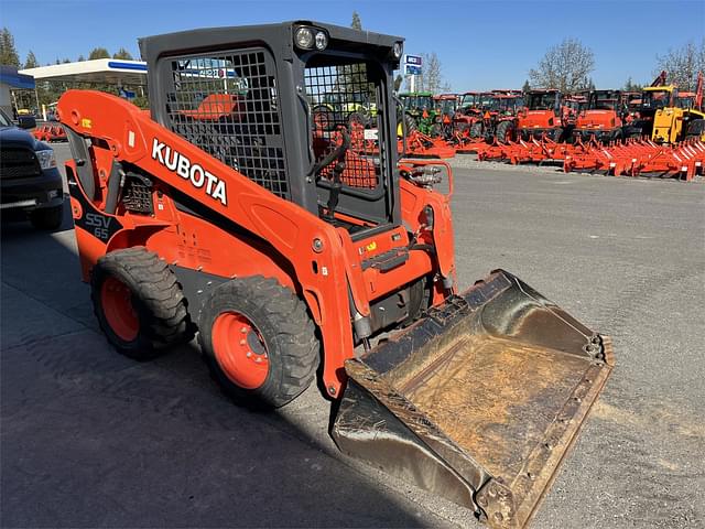 Image of Kubota SSV65 equipment image 3