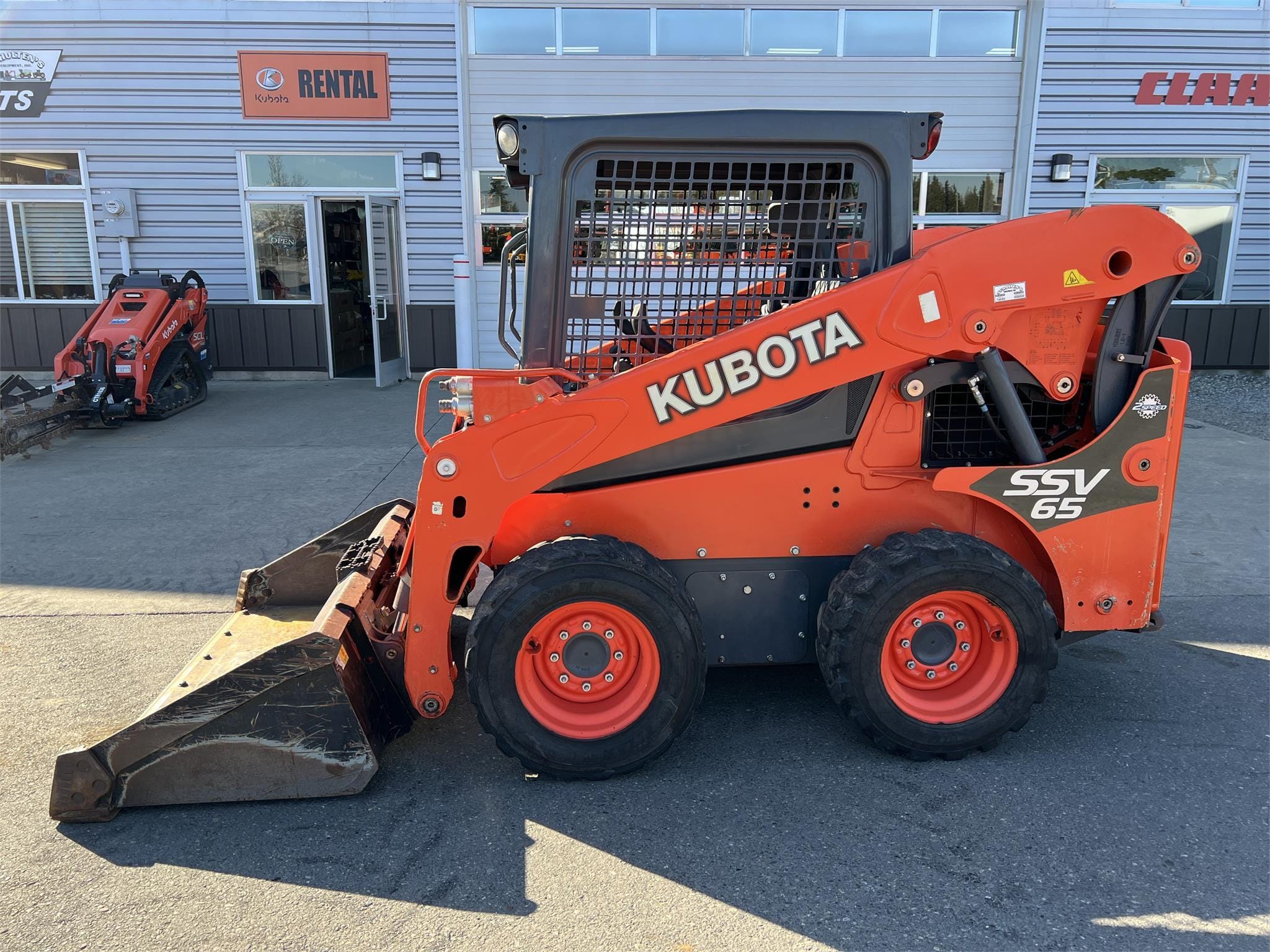 2016 Kubota SSV65 Equipment Image0