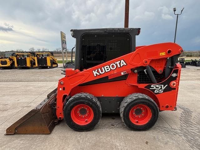 Image of Kubota SSV65 equipment image 1