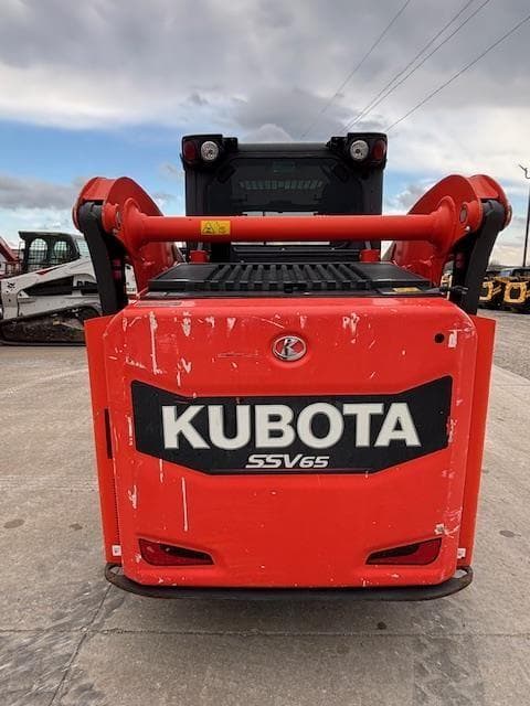 Image of Kubota SSV65 equipment image 3