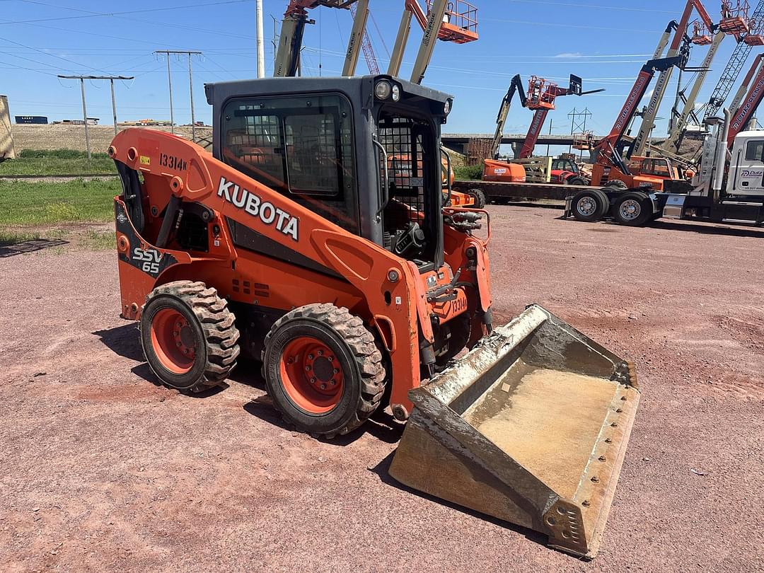 Image of Kubota SSV65 Primary image