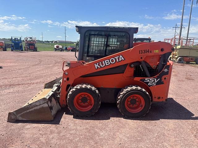 Image of Kubota SSV65 equipment image 3