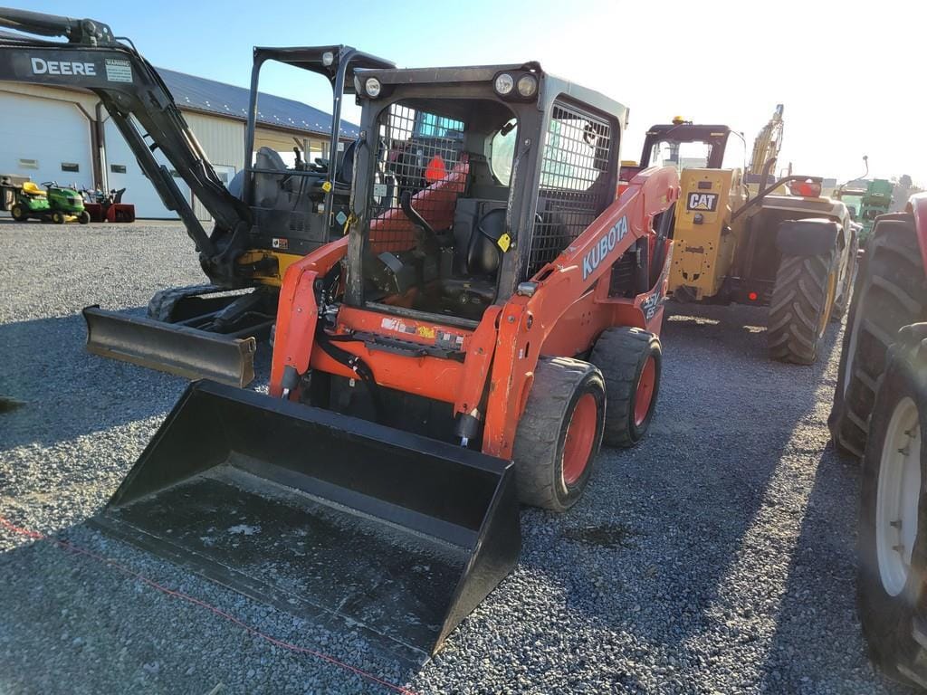 2016 Kubota SSV65 Equipment Image0