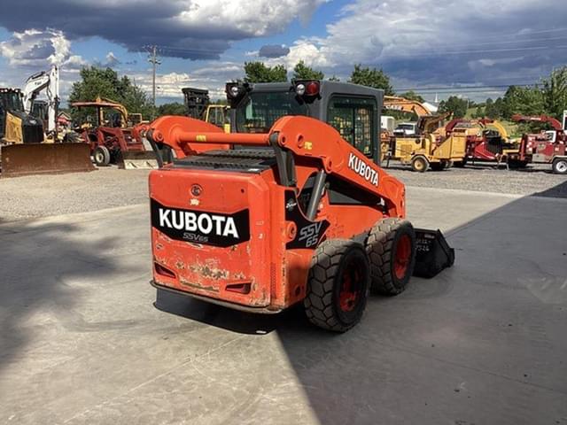 Image of Kubota SSV65 equipment image 3