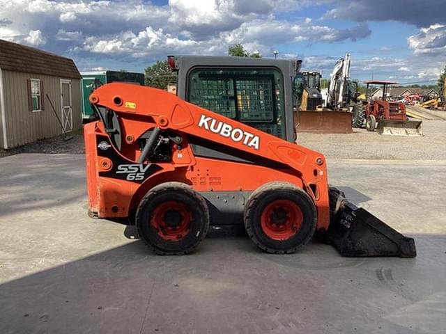 Image of Kubota SSV65 equipment image 4