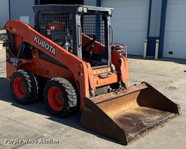 Image of Kubota SSV65 equipment image 2
