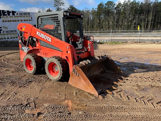 Image of Kubota SSV65 equipment image 2