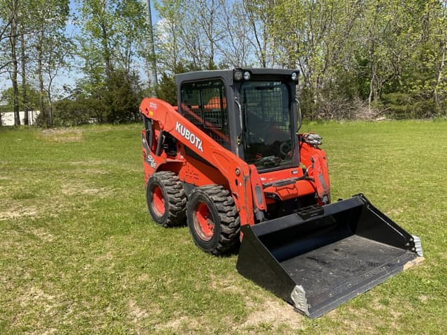 Image of Kubota SSV65HRC equipment image 2