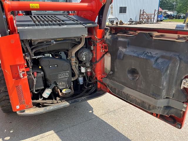 Image of Kubota SSV75 equipment image 4