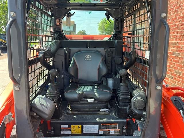 Image of Kubota SSV75 equipment image 2