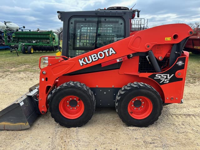 Image of Kubota SSV75 equipment image 1