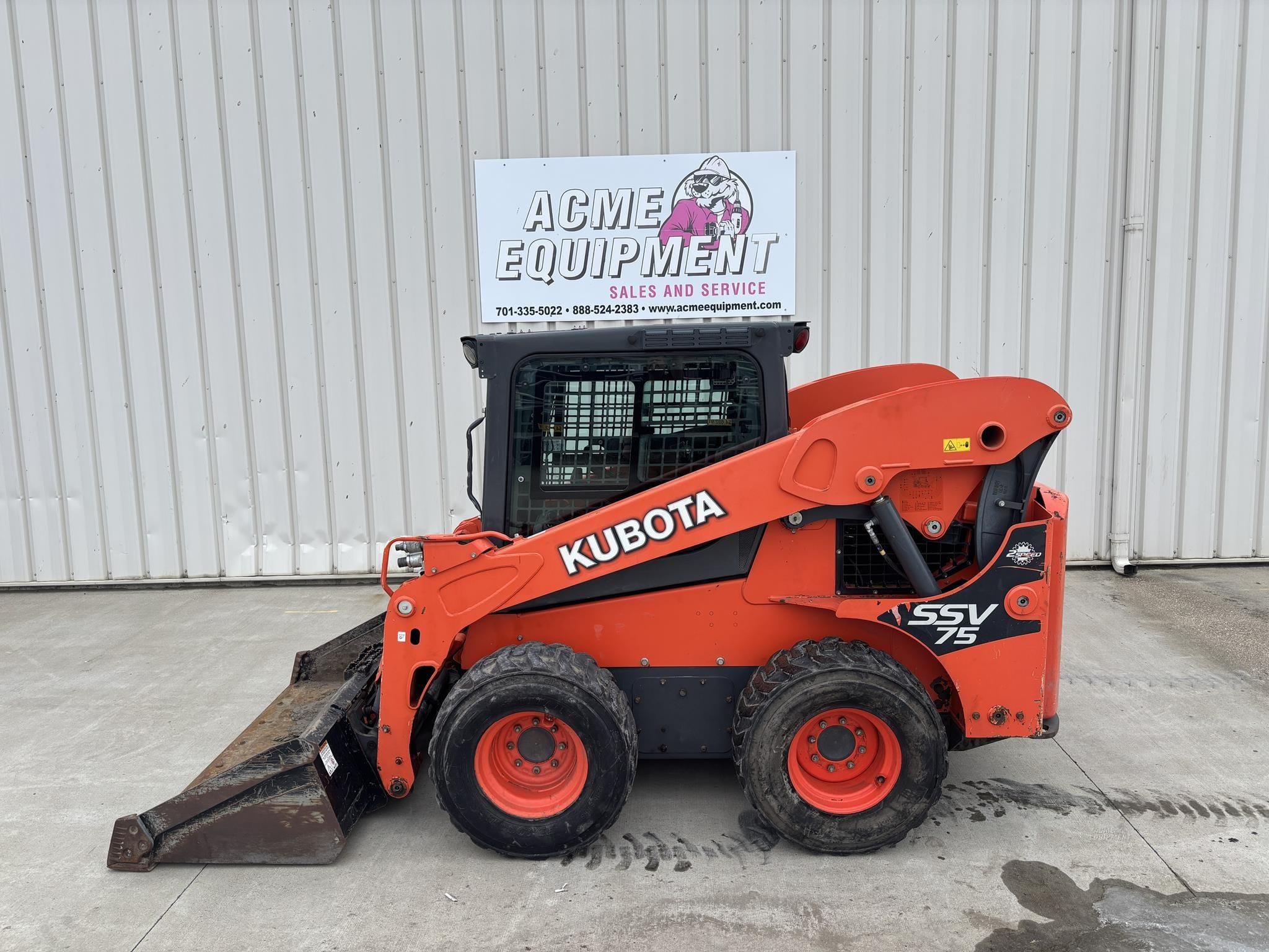 2016 Kubota SSV75 Equipment Image0