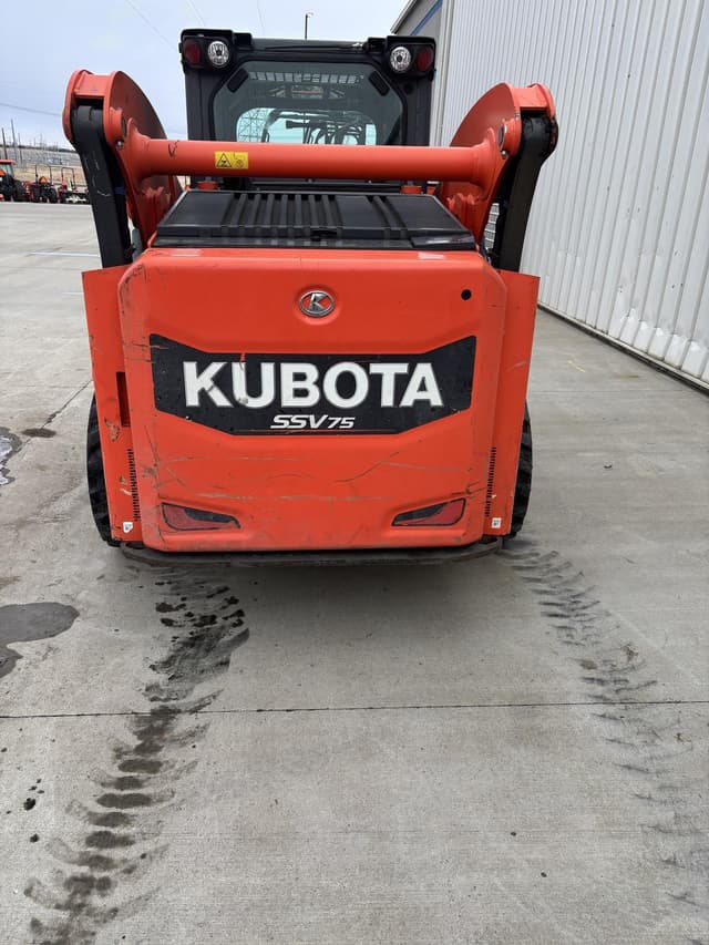 Image of Kubota SSV75 equipment image 3