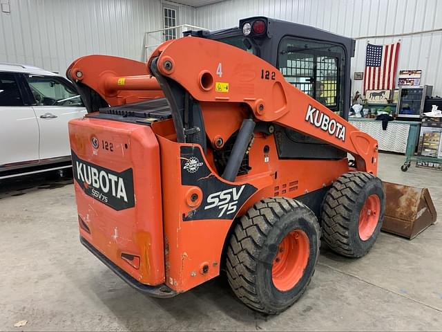 Image of Kubota SSV75 equipment image 2