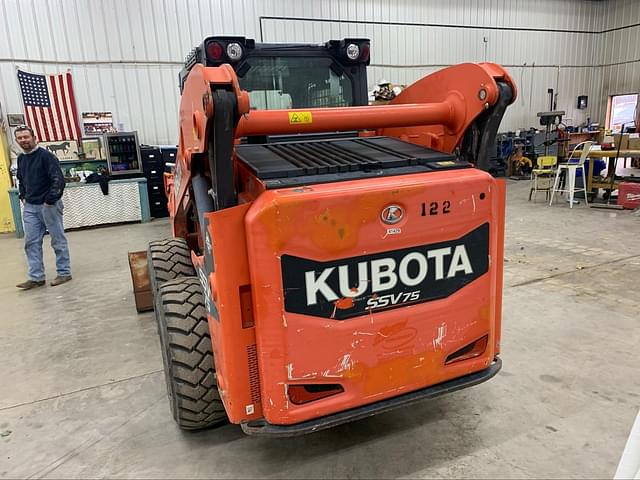 Image of Kubota SSV75 equipment image 3