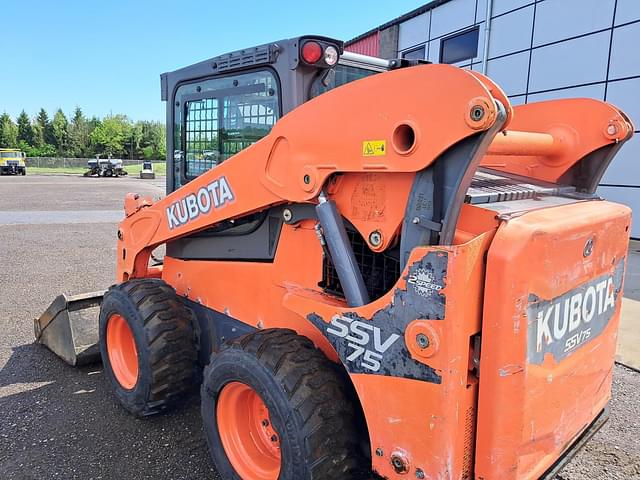 Image of Kubota SSV75 equipment image 3