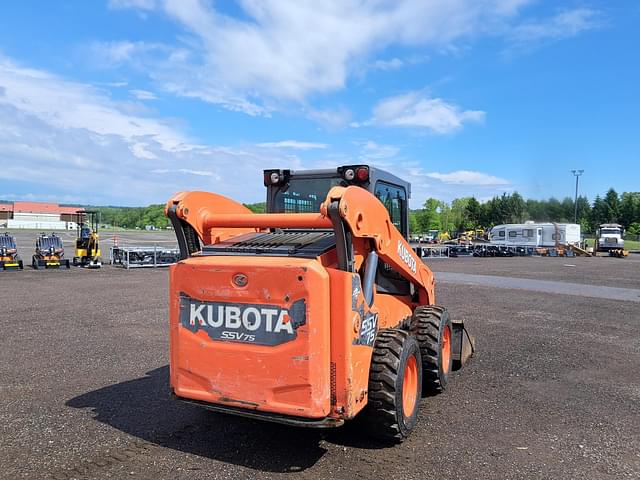 Image of Kubota SSV75 equipment image 2