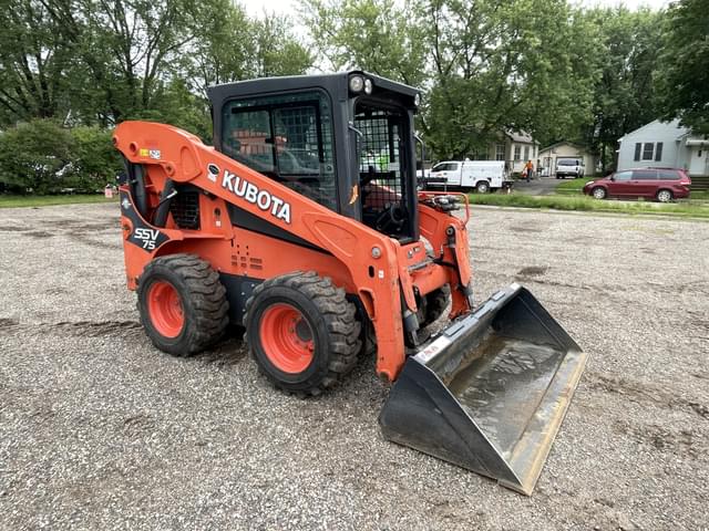 Image of Kubota SSV75 equipment image 2
