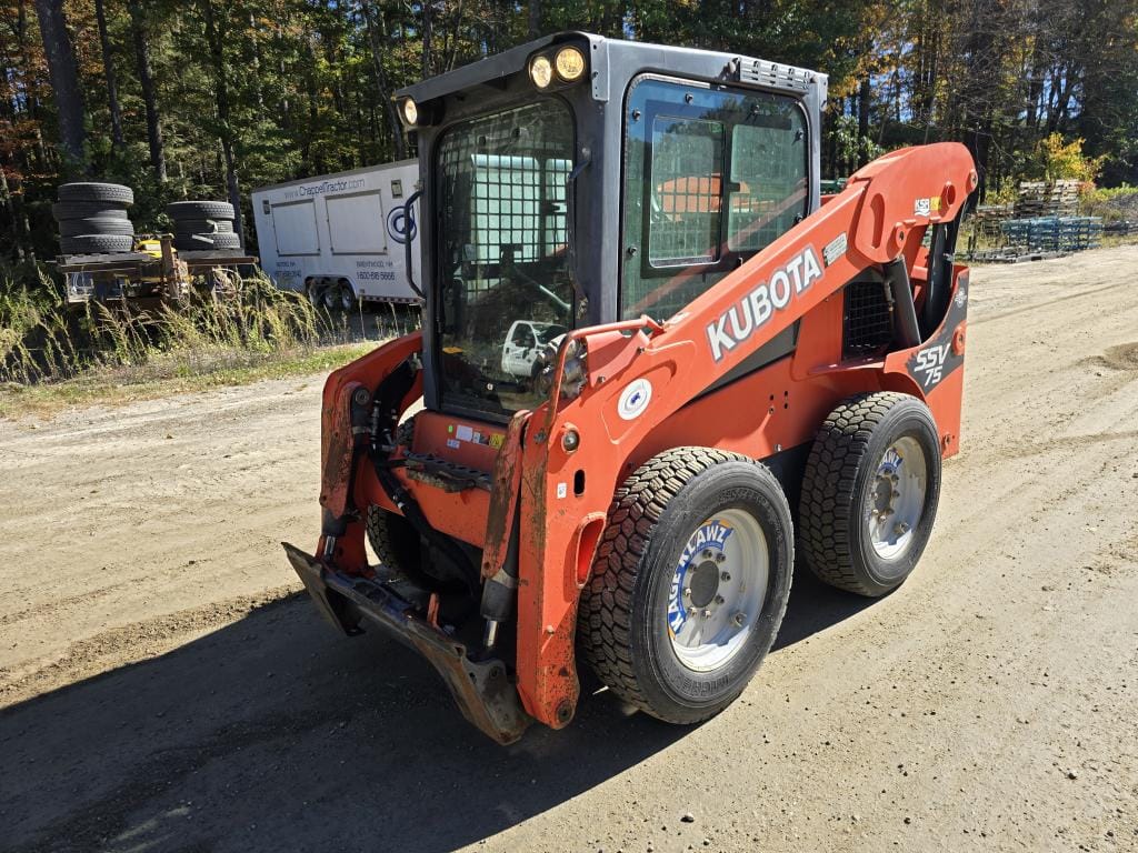 2016 Kubota SSV75 Equipment Image0