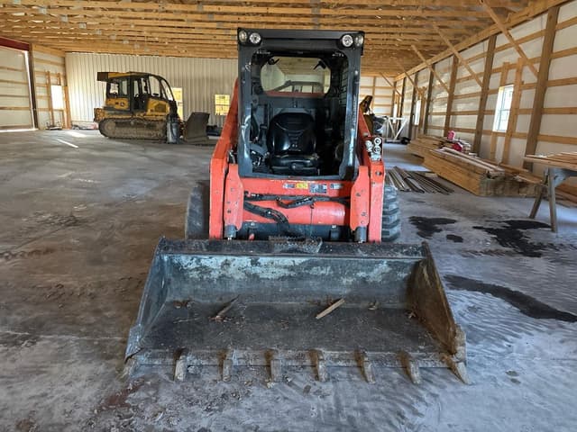 Image of Kubota SSV75 equipment image 2
