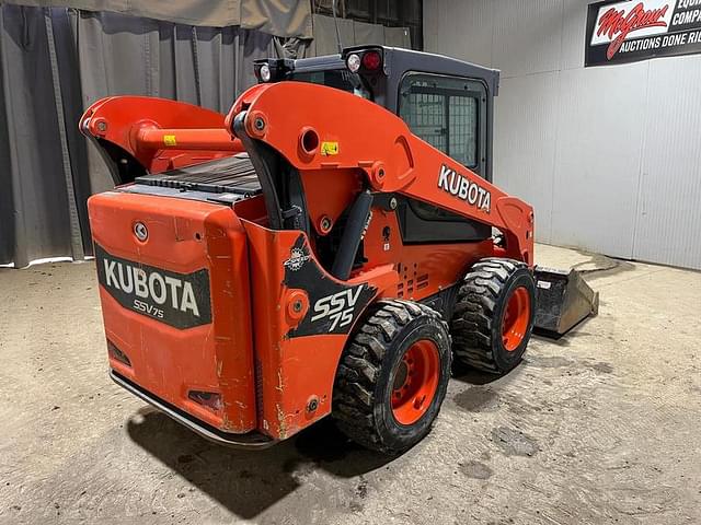 Image of Kubota SSV75 equipment image 4