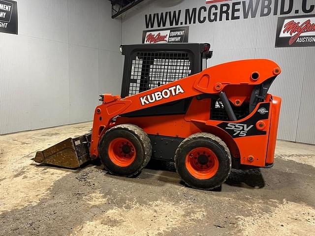 Image of Kubota SSV75 equipment image 2