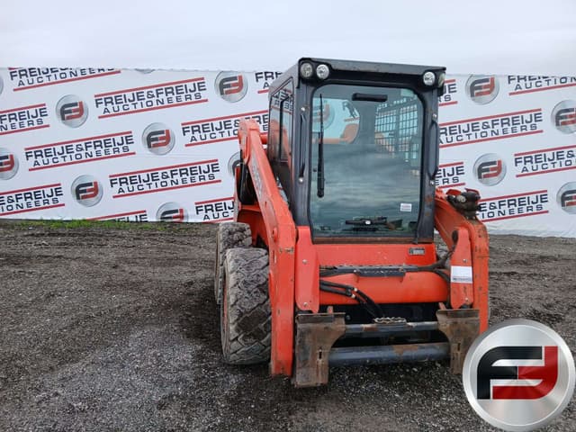 Image of Kubota SSV75 equipment image 1