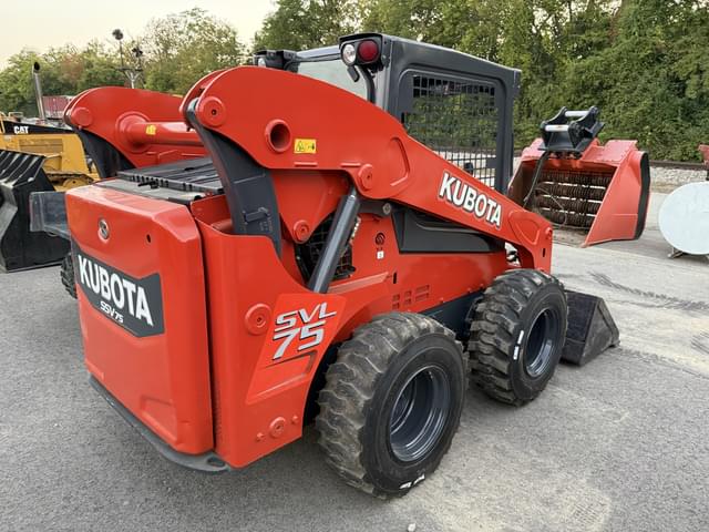 Image of Kubota SSV75 equipment image 2