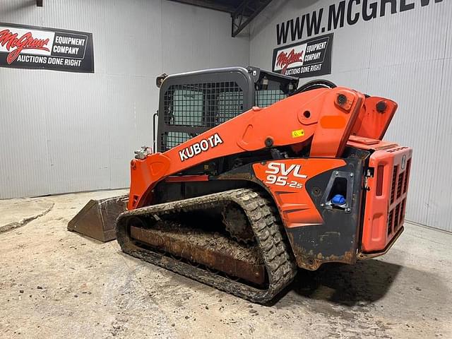 Image of Kubota SVL95-2 equipment image 2