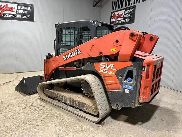 Image of Kubota SVL95-2S equipment image 2