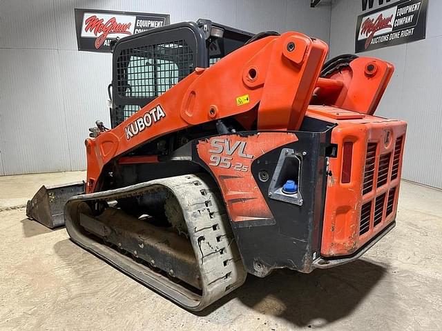 Image of Kubota SVL95-2S equipment image 2