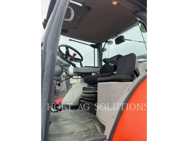 Image of Kubota M7.151 equipment image 4