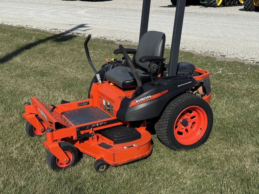 2016 Kubota Z122E Equipment Image0