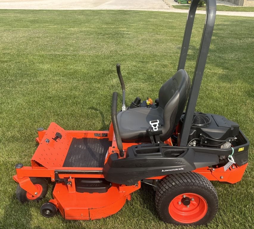 2016 Kubota Z122R Equipment Image0
