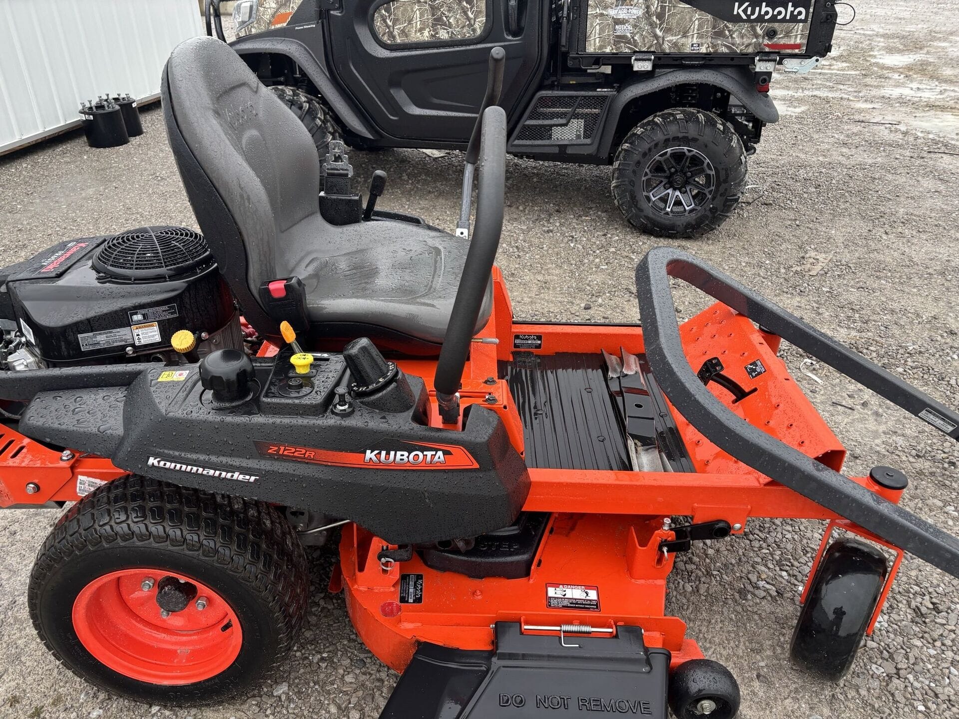 2016 Kubota Z122RKW Equipment Image0