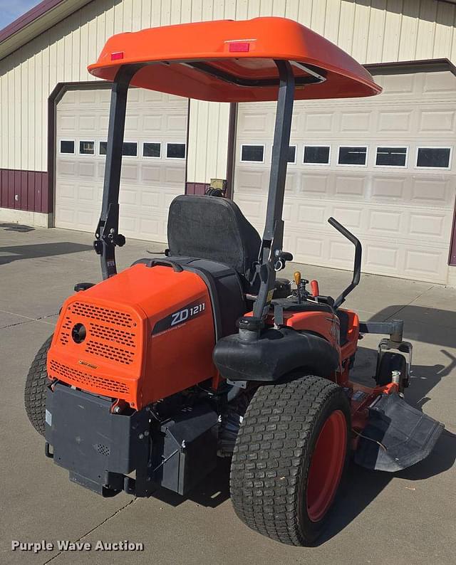 Image of Kubota ZD1211 equipment image 3