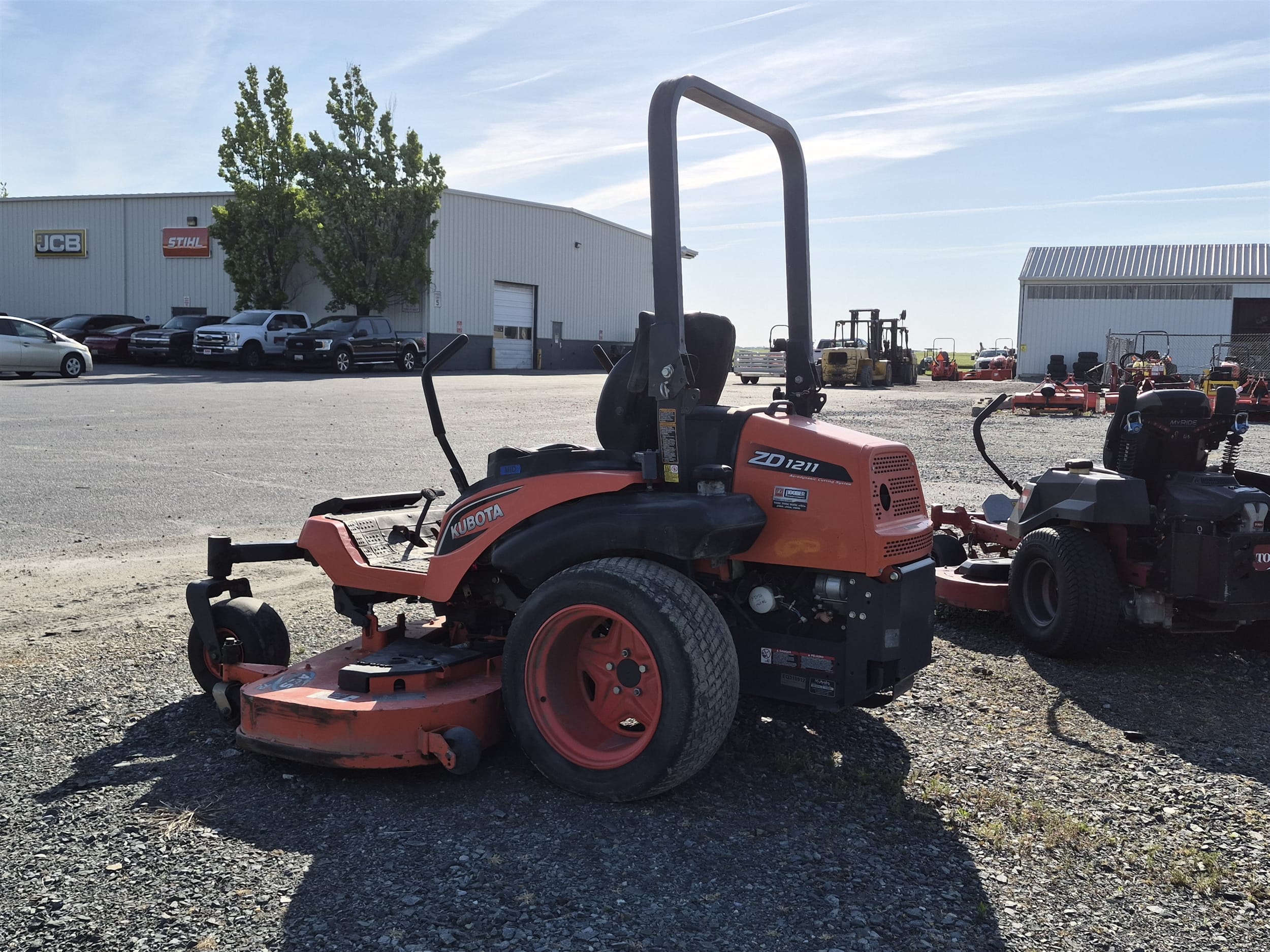 2016 Kubota ZD1211L Equipment Image0