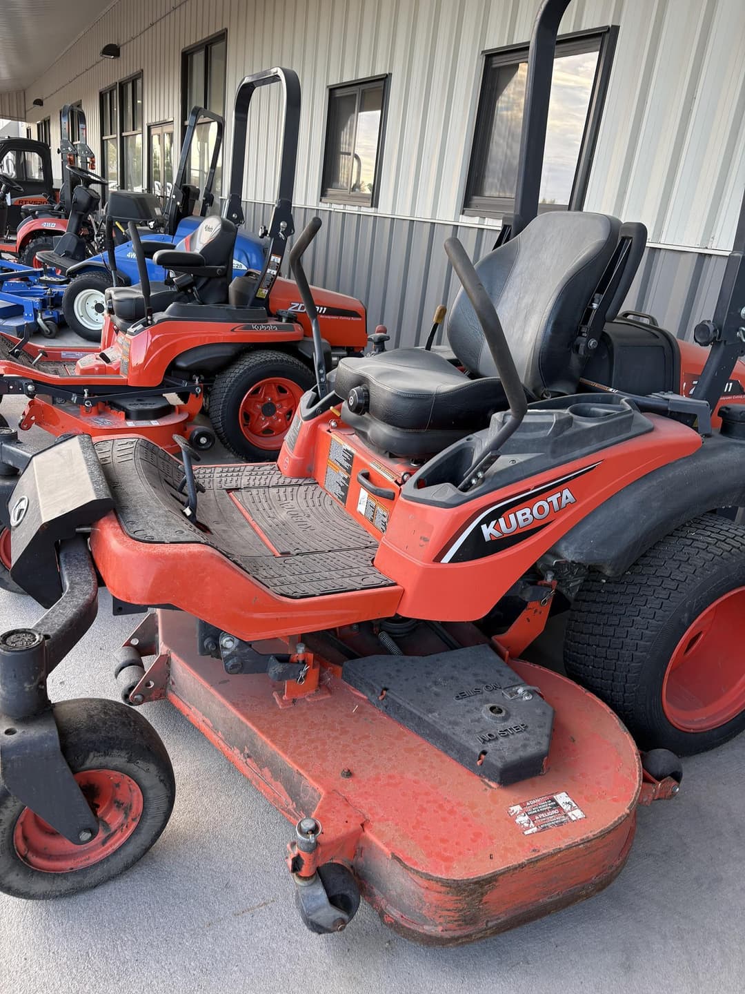 Image of Kubota ZD1211L Primary image