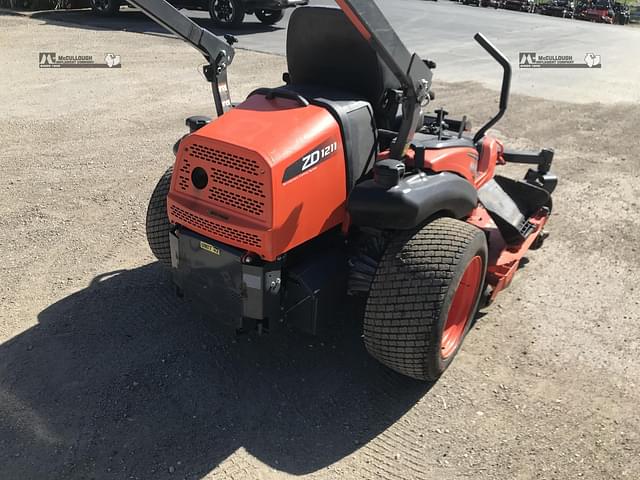 Image of Kubota ZD1211L equipment image 2